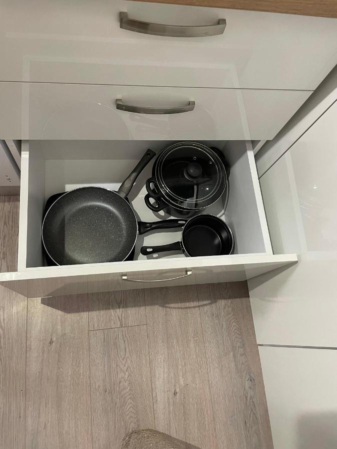 First Line Sea Apartment Navodari Bagian luar foto