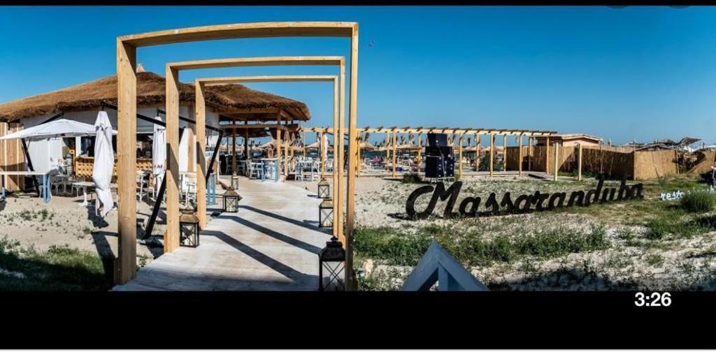 First Line Sea Apartment Navodari Bagian luar foto